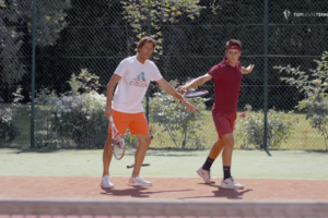 TLT_BorisBecker_S_1_WARM_UP _SHORT_POP.00_37_37_09.Still002